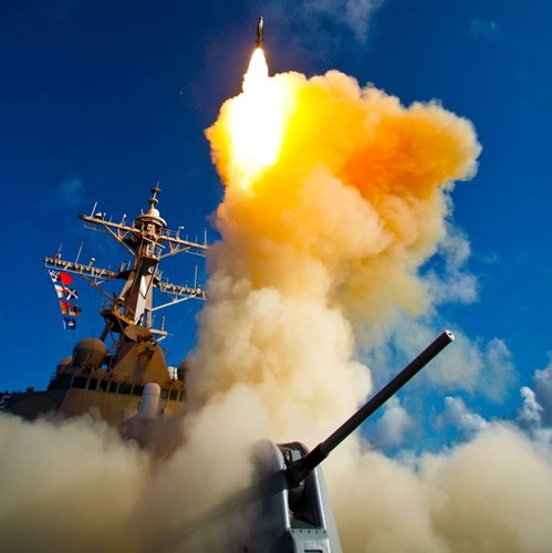 Tàu khu trục Mỹ vừa tiến gần Scarborough làm Trung Quốc nổi giận